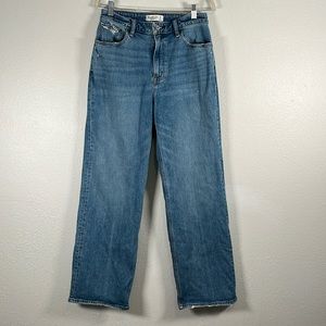 Abercrombie & Fitch the 90’s relaxed high rise jean size 6/28R